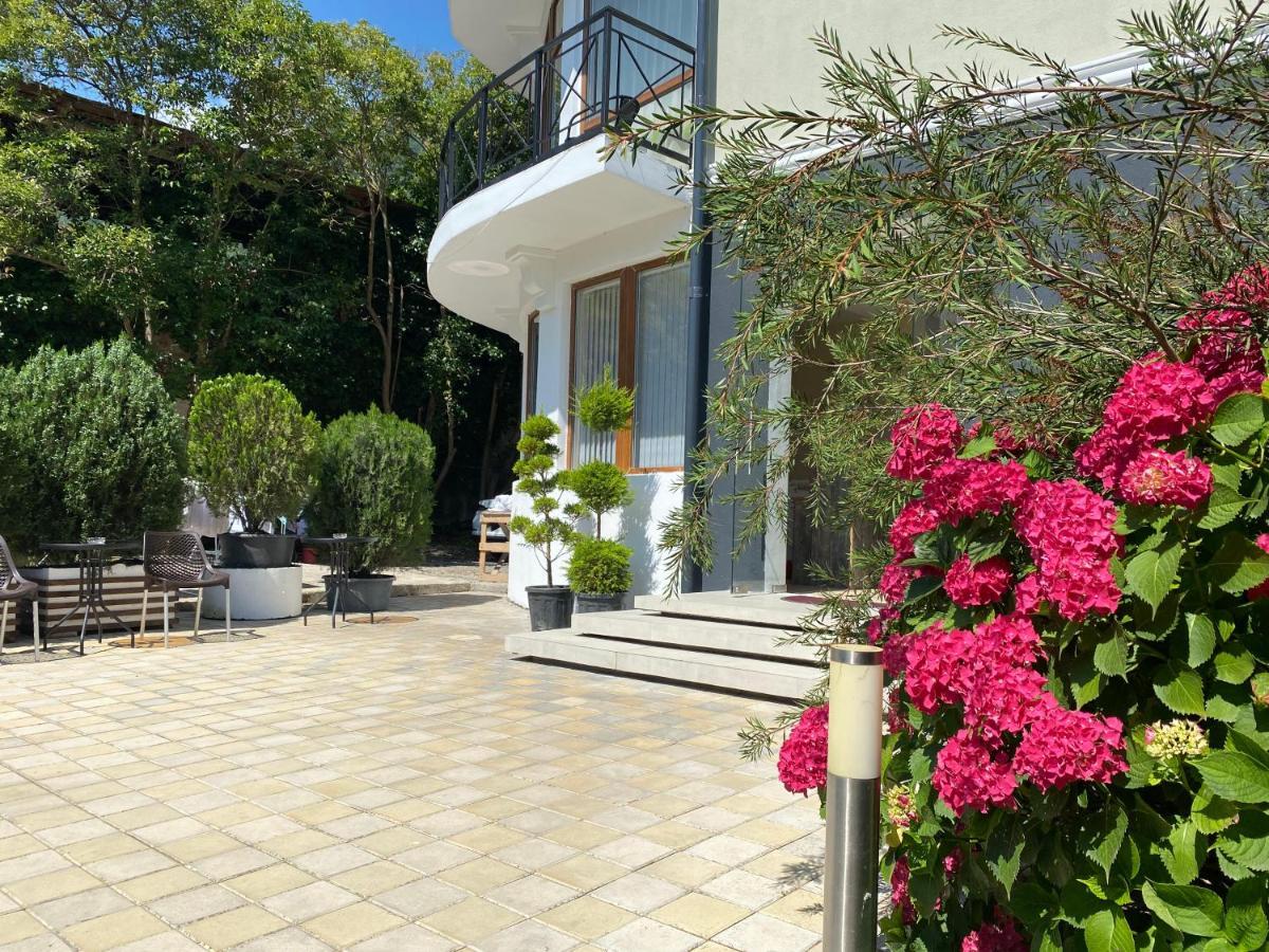 Hotel Golden Gagra Buitenkant foto